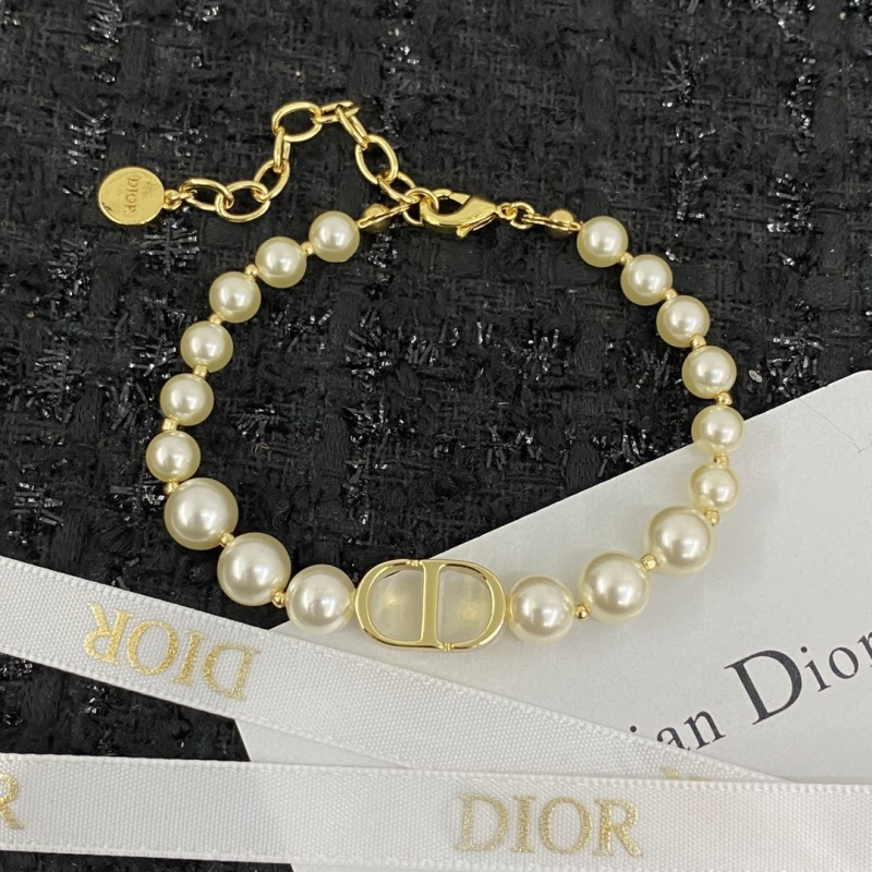 chr1st1an D10r bracelets